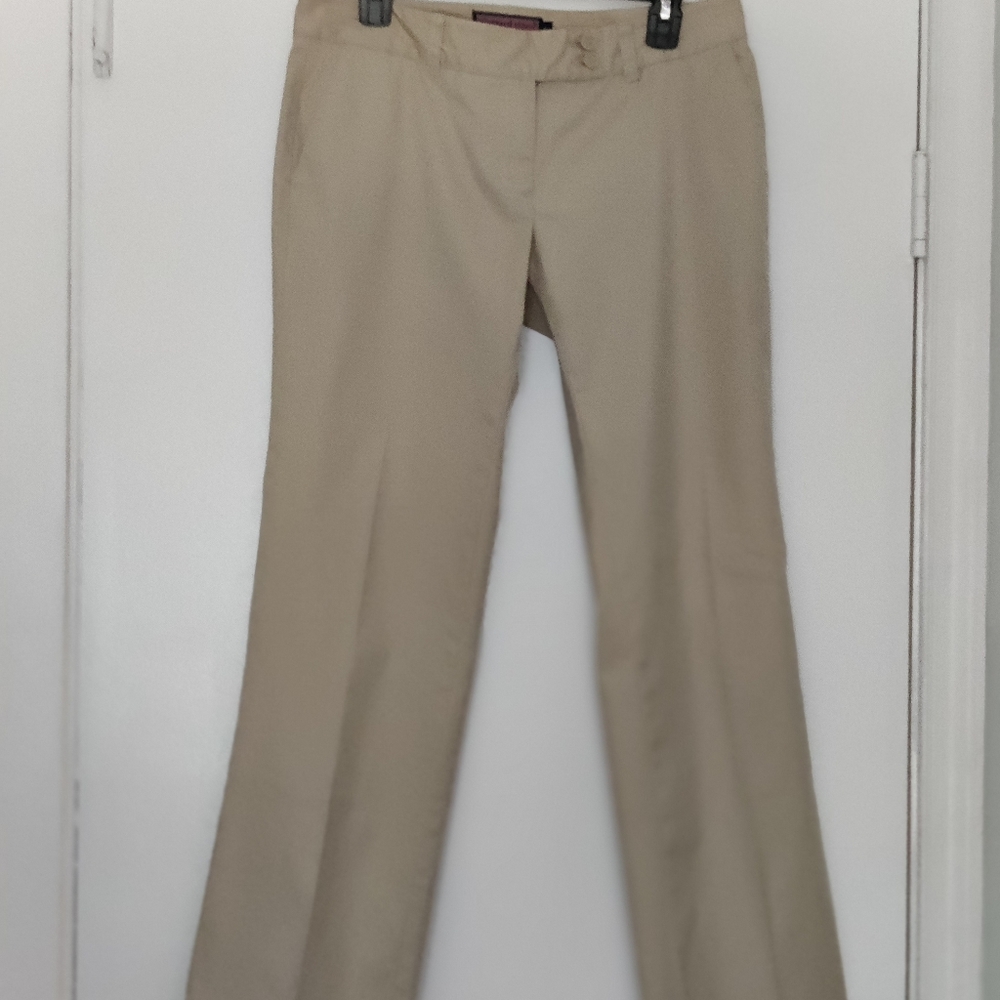 EUC Vineyard Vines Khakis Pants size 6
